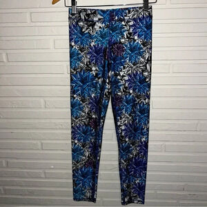 Terez Blue Silver Gift Wrap Bow Holiday Athletic Leggings, Women’s Size Small